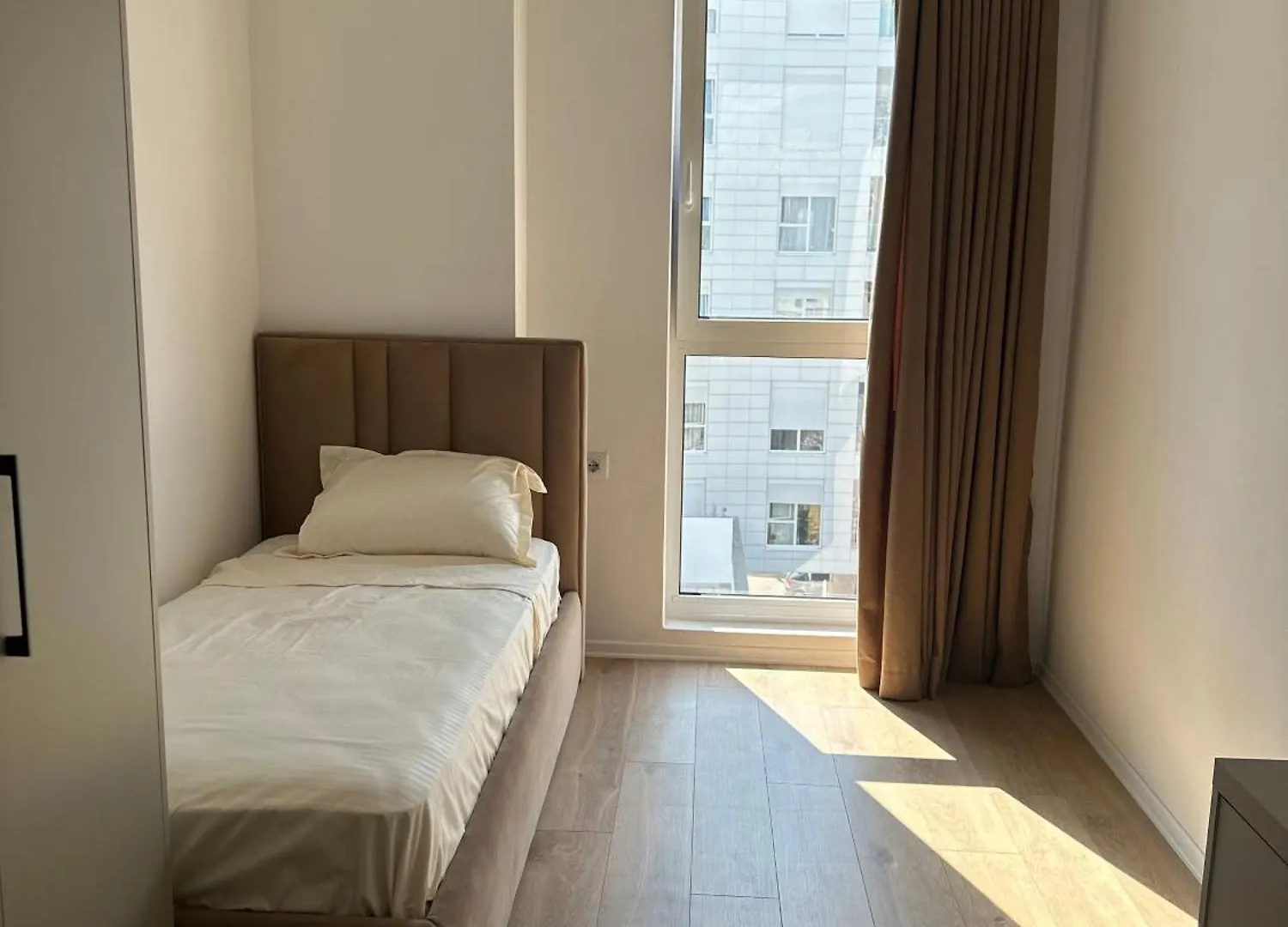Meli Apartment ティラナ